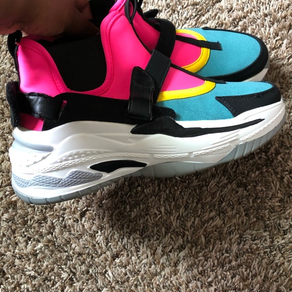 Women shoes - Picture 3 of 6